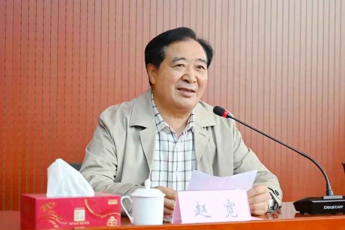 董事長(zhǎng)趙寬發(fā)表講話